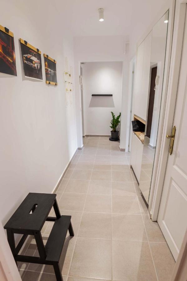 Cosy 2-Bedroom Flat - Fully Equipped Resita Exterior foto